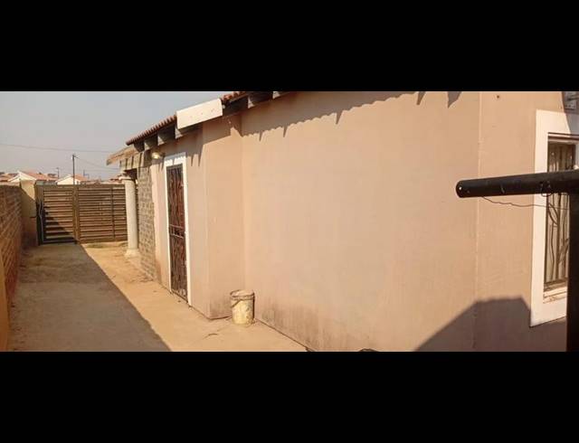2 BEDROOM HOUSE FOR SALE IN SKY CITY